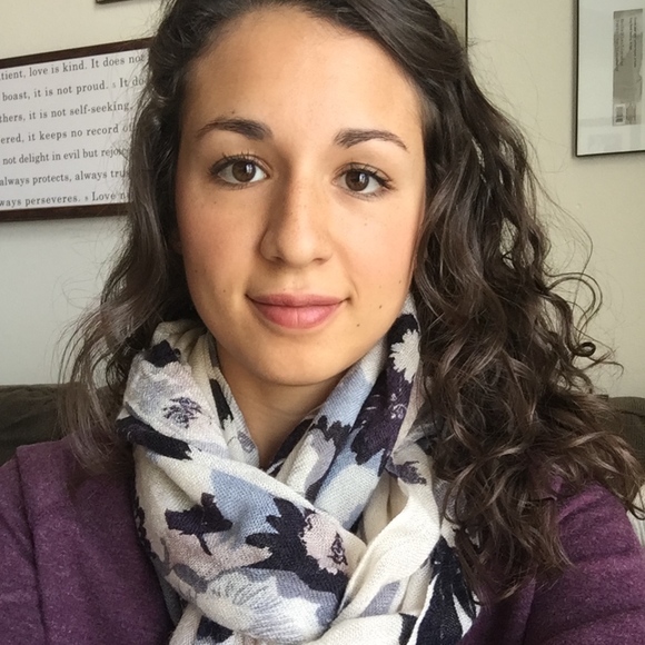 Meet your Posher, Yasemee - Picture 1 of 3